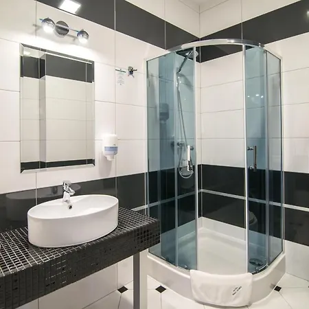 Bialy Hotel 2*