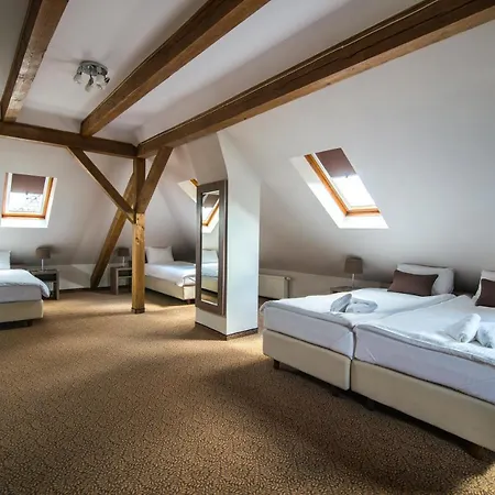 Bialy Hotel 2*